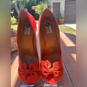 Orange leather plate form